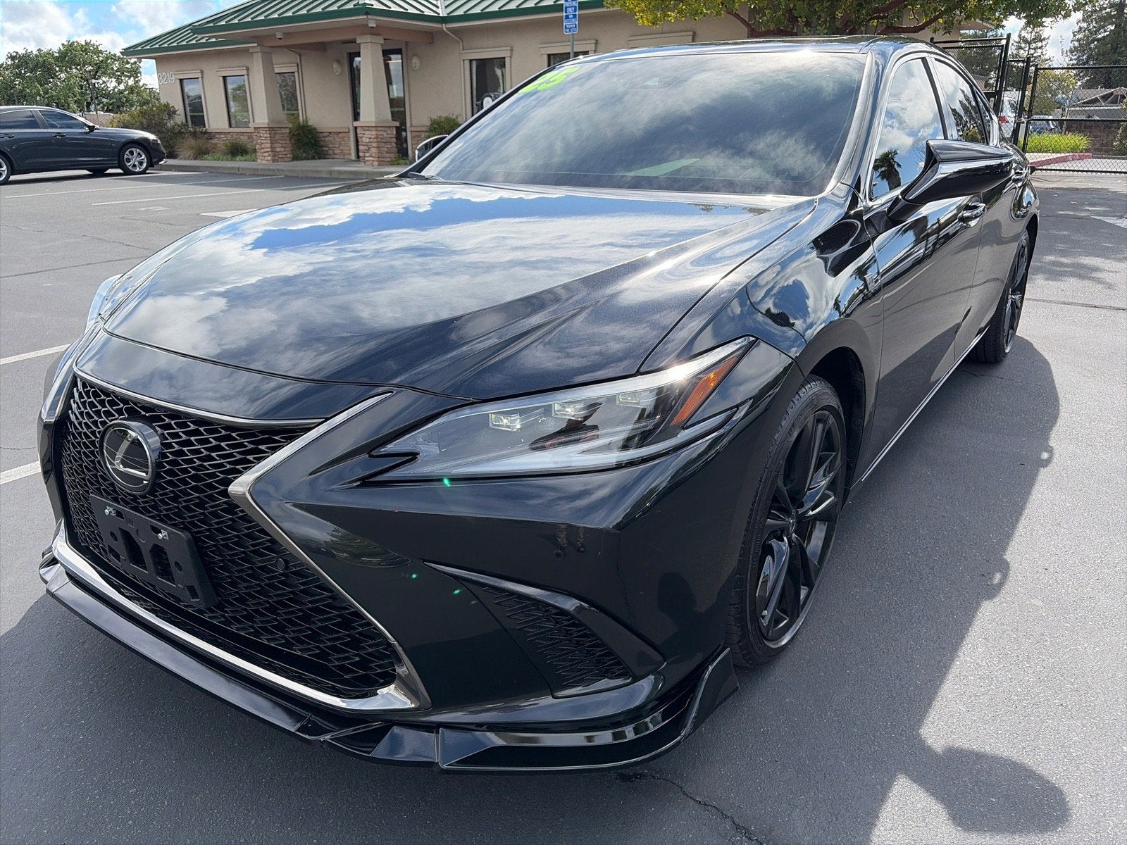2025 Lexus ES 300h