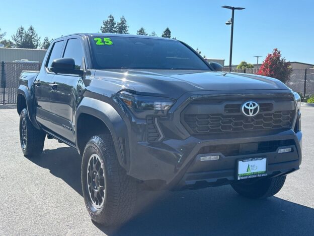 2025 Toyota Tacoma Double Cab TRD Off Road repo for sale