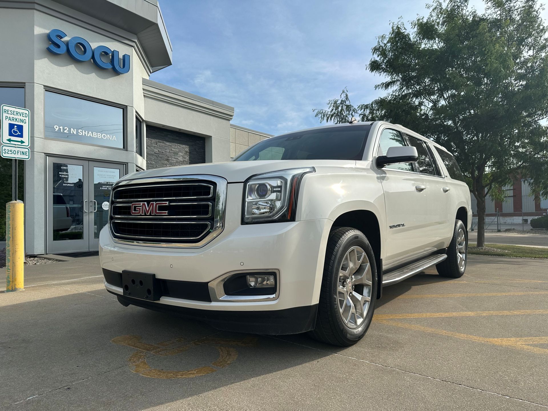 2015 GMC Yukon XL 4WD 4dr SLT