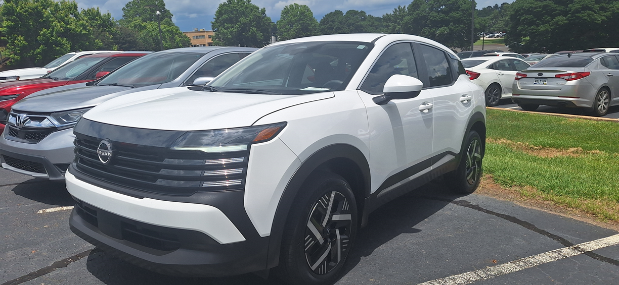 2025 Nissan Kicks SV