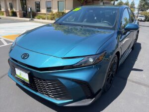 2025 Toyota Camry Hybrid LE