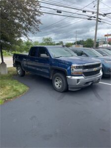 MILES-139,042 V8 ENGINE NEEDS NEW TIRES REAR QUARTER PANELS HAVE RUST SOME RUST ON FRAME BUT NO HOLES ENGINE CODE-P0305: CYLINDER 5 MISSFIRE TRACTION CONTROL LIGHT ON 4X4 WORKS 2016 Chevy Silverado repo for sale