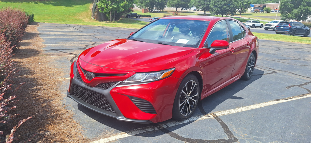 2020 Toyota Camry SE