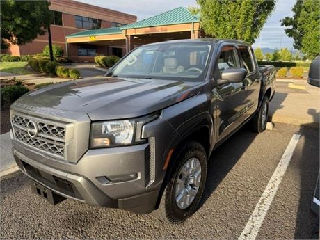 2022 Nissan Frontier Crew Cab SV Pickup 4D 5 ft