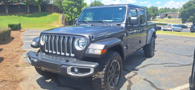 2023 Jeep Gladiator Crew Cab Overland repo for sale