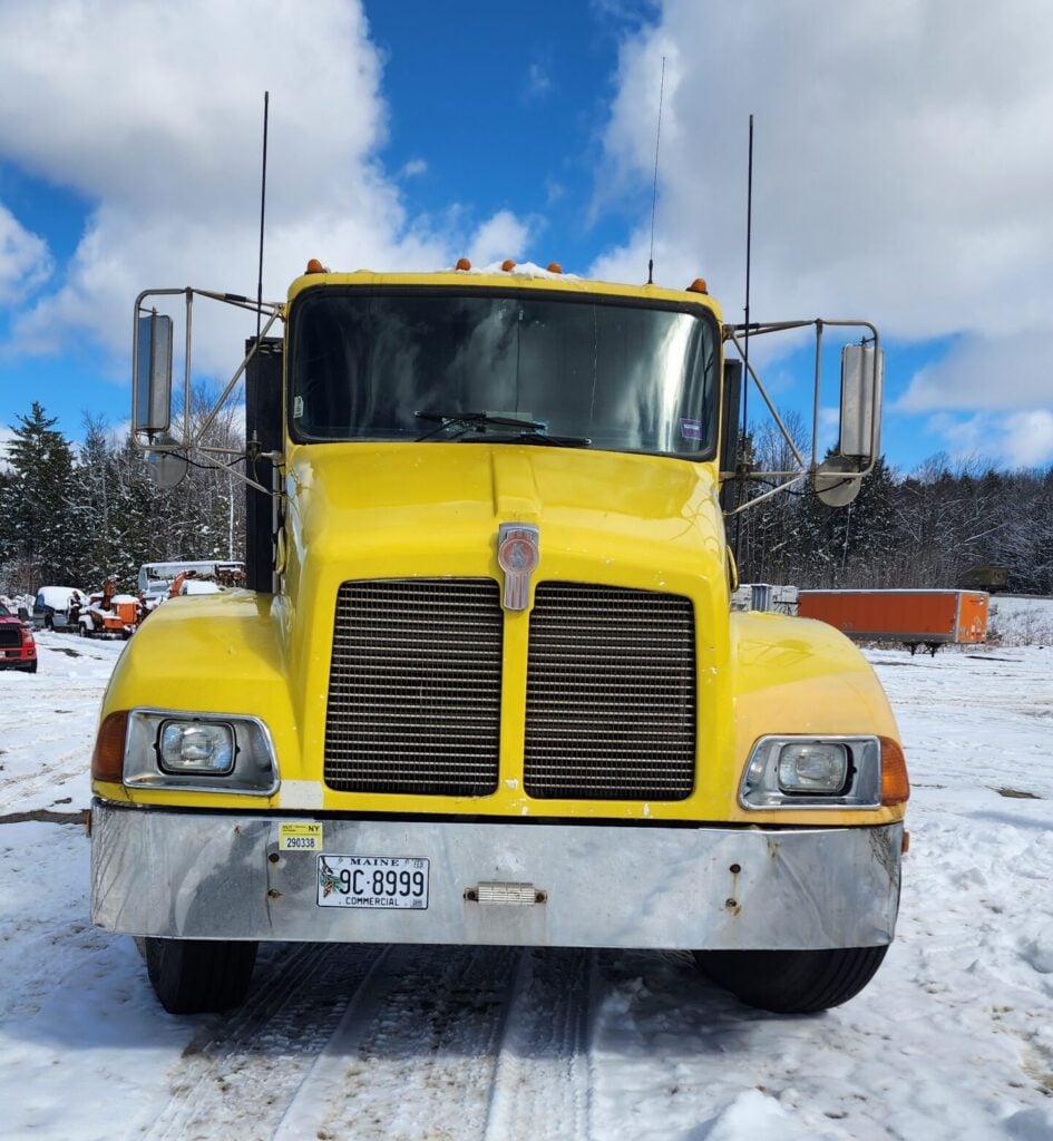 2000 Kenworth Truck – T300 Day Cab