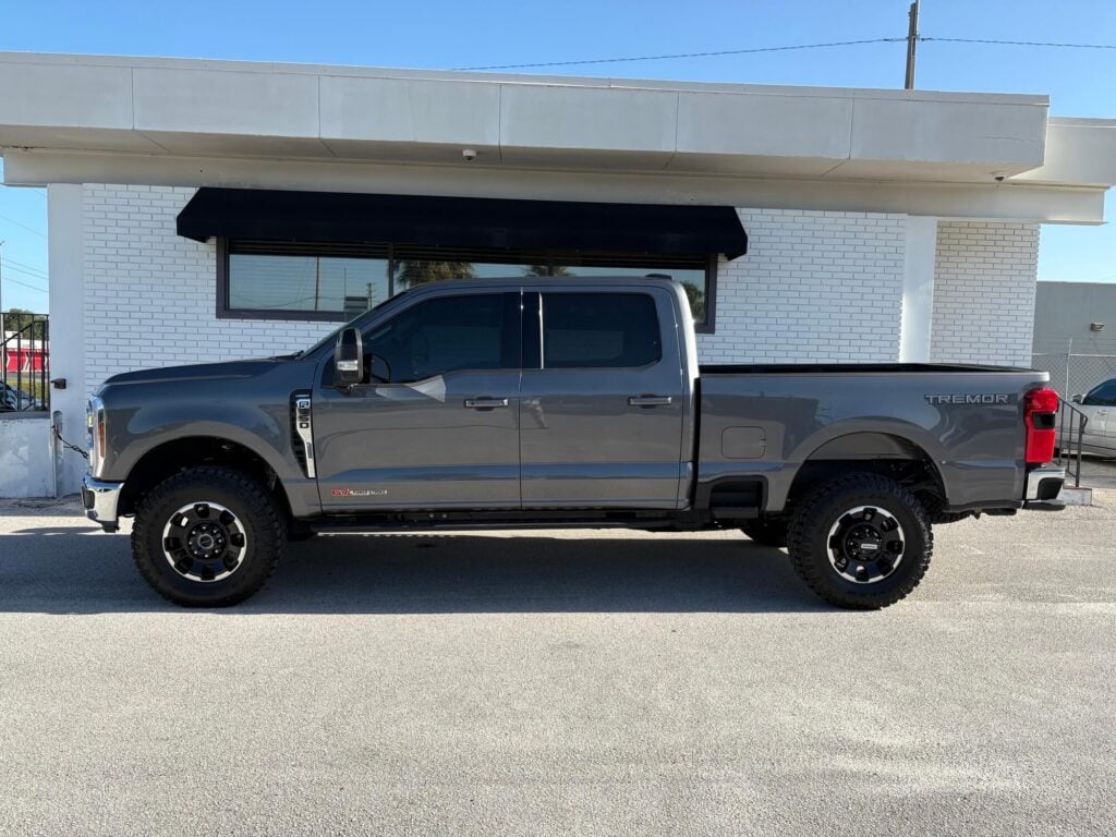 2025 Ford F-350 Super Duty Lariat