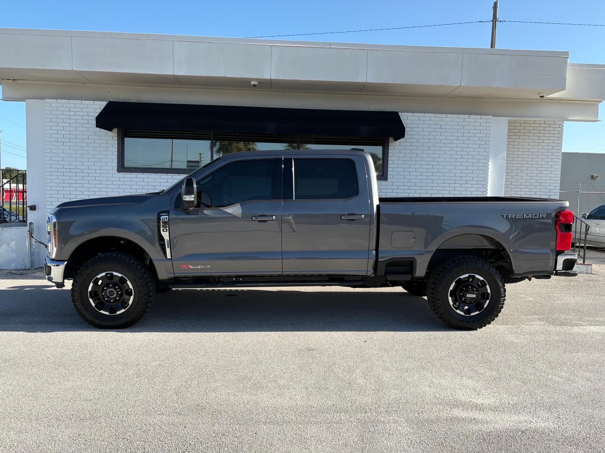 2025 Ford F-350 Super Duty Lariat