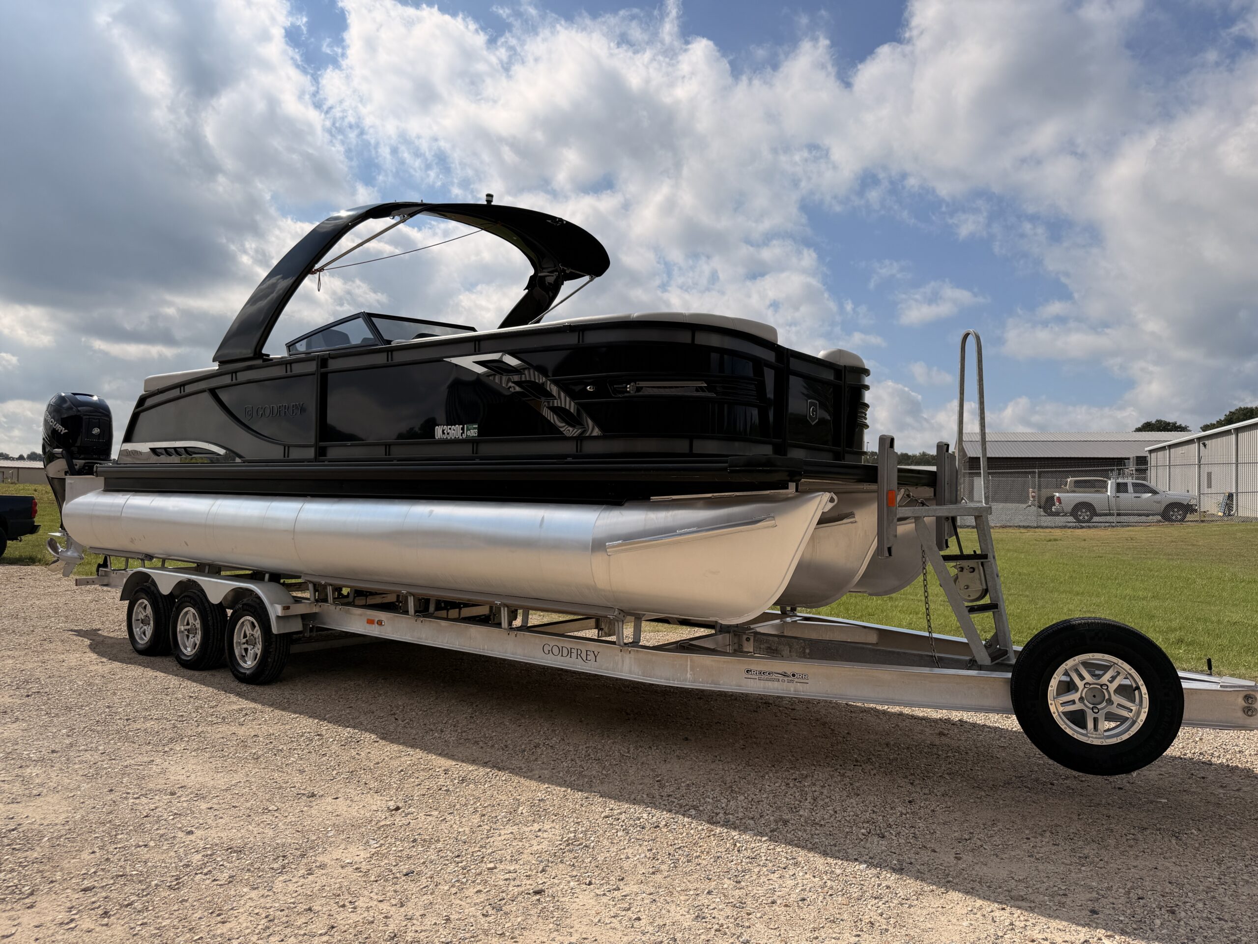 2022 GODFREY PONTOON BOAT 2700 ULW TWIN