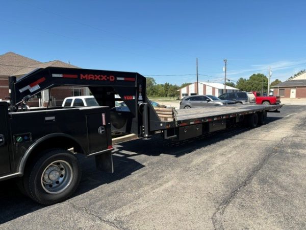 2024 Maxey 36’ hydraulic dove tail trailer