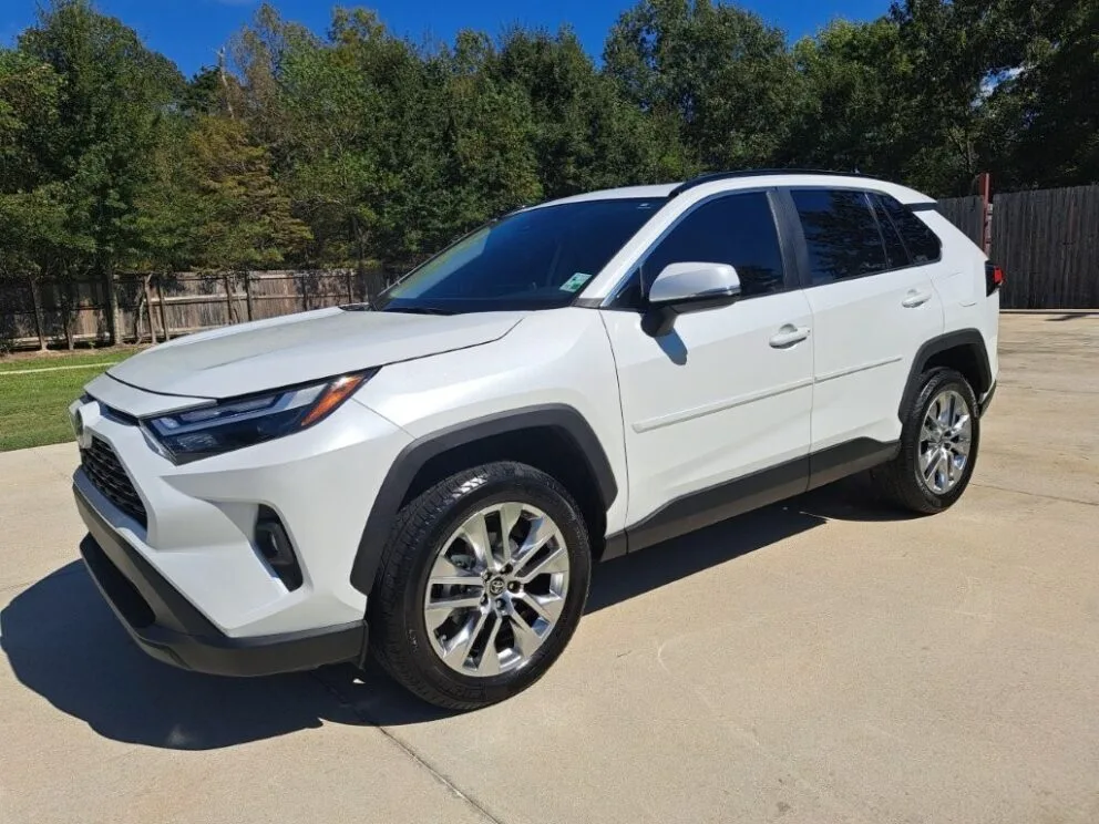 2024 Toyota Rav4 XLE Premium